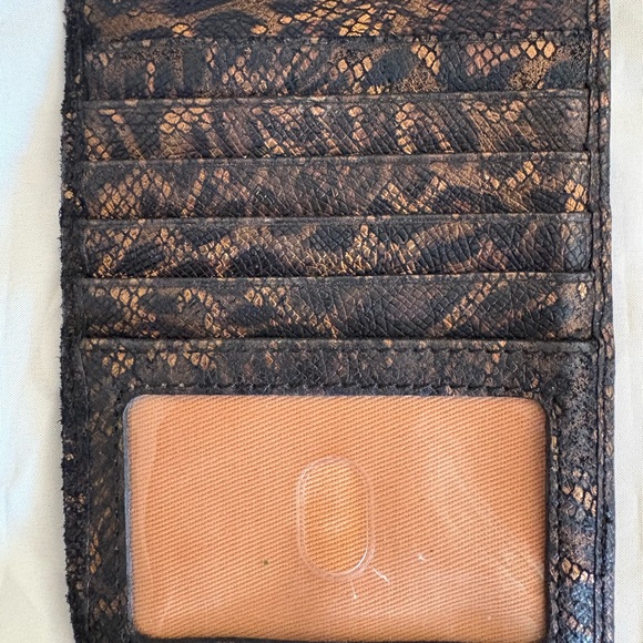 HOBO Black and Brown Textured Card Wallet - Picture 4 of 4